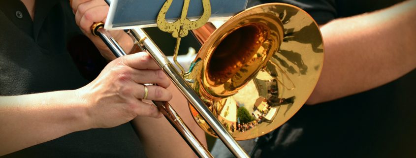 Foto von: congerdesign - https://pixabay.com/de/trompete-zugtrompete-musikinstrument-1495108/