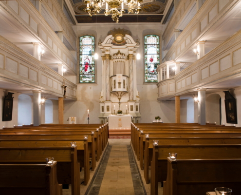 Kirchenschiff Marbach - Blick zum Altar
